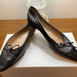 Manolo Blahnik Flat Black Shoes Size 35.5